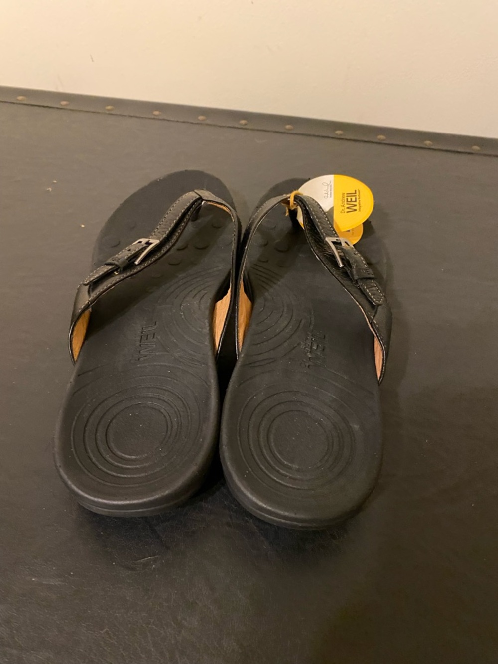 Dr. Andrew Weil Clam & Clarity Black Leather Women's Thong Sandals with Buckle - Picture 5 of 13